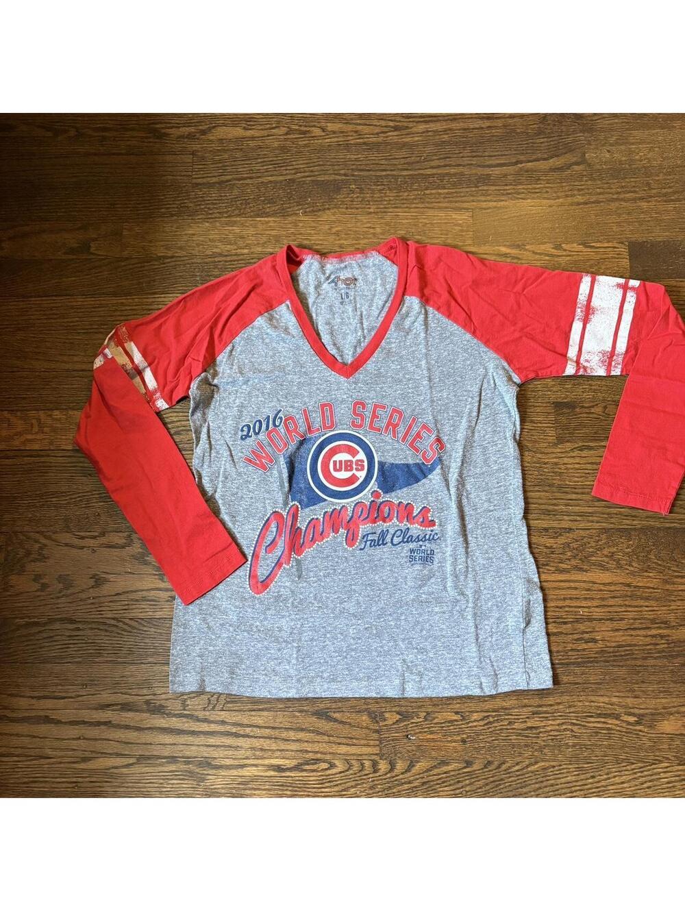 MLB Women's Grey and Multi Tshirt